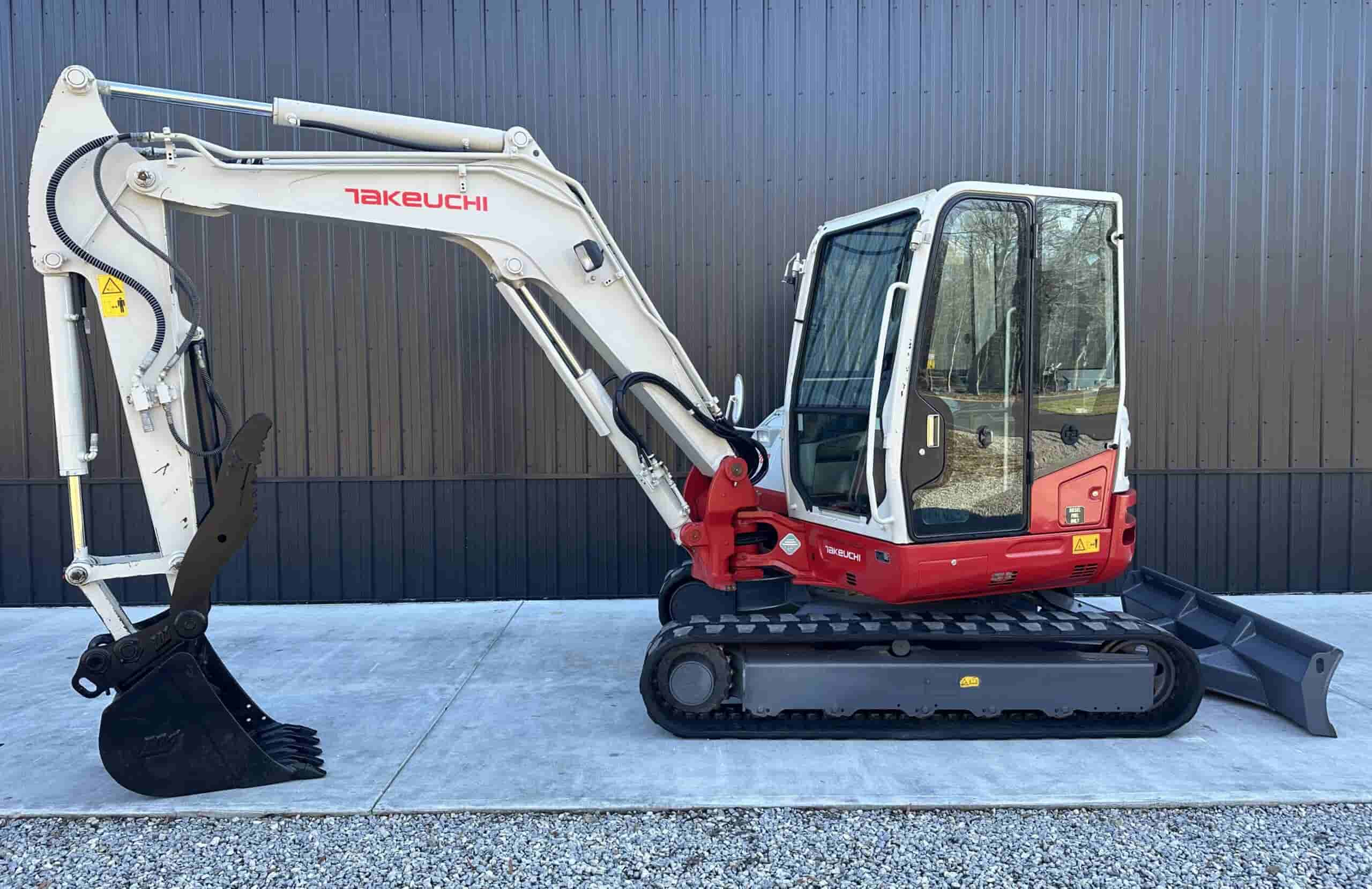 2018 TAKEUCHI TB260
